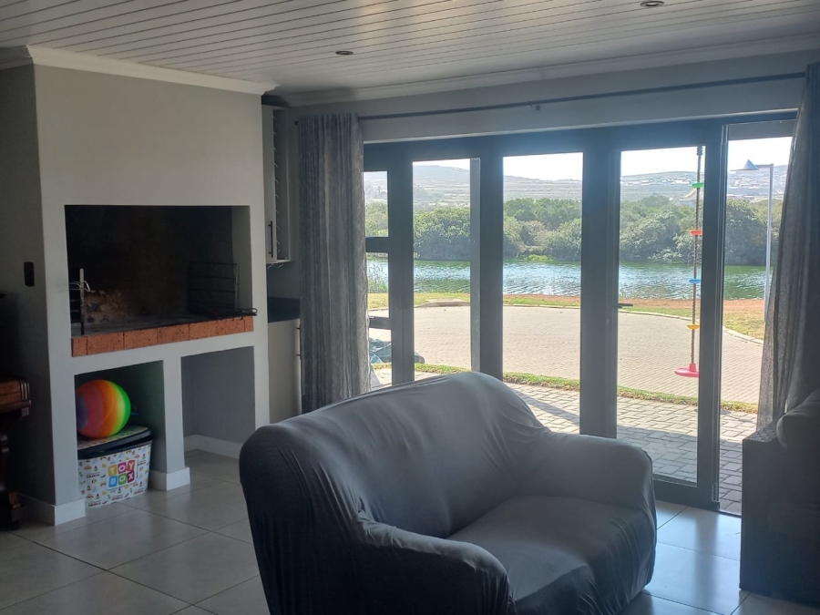 4 Bedroom Property for Sale in Hartenbos Heuwels Western Cape